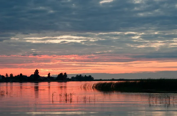 Летний закат на Волхове . — стоковое фото