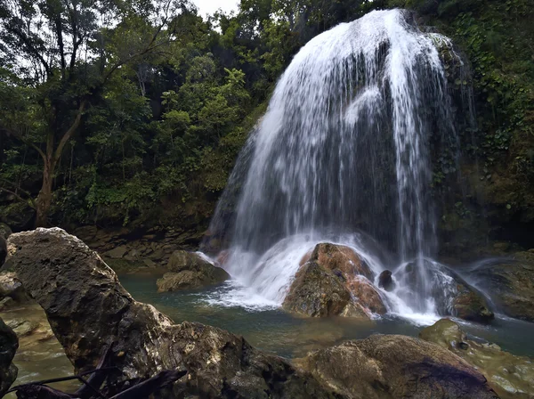 Soroa vodopád, Sierra Rosario biosférická rezervace — Stock fotografie