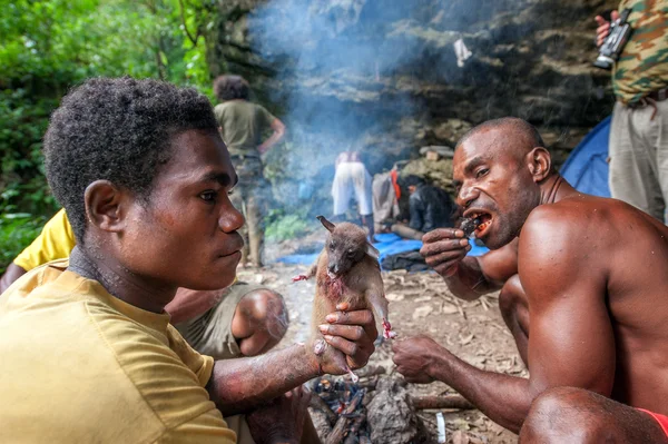 Locals of the island New Guinea — Stock Photo, Image