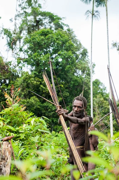 Korowai kombai (Kolufo) uomo — Foto Stock