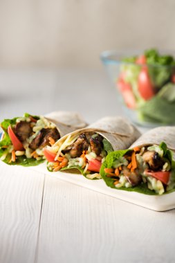 Izgara tavuk dürüm tamamladı