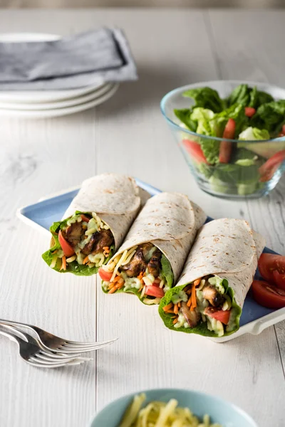 Izgara tavuk dürüm tamamladı