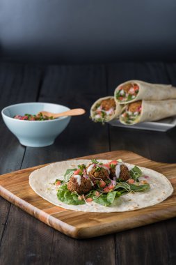 Vegan Falafel film Salsa ile