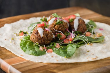 Vegan Falafel film Salsa ile
