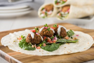 Vegan Falafel film Salsa ile 