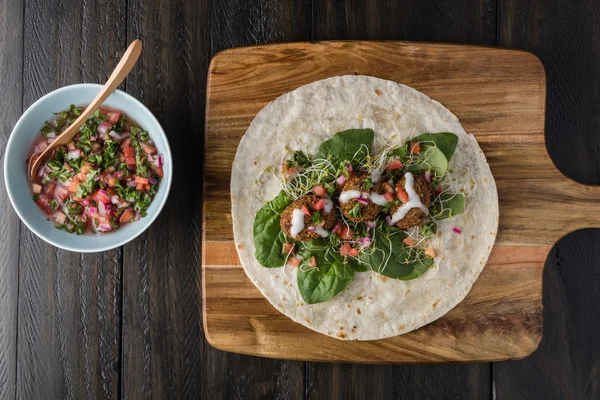 Vegan Falafel film Salsa ile