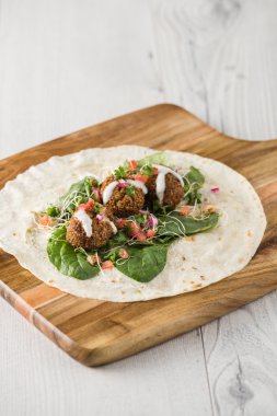 Vegan Falafel film Salsa ile 