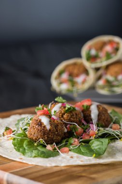 Vegan Falafel film Salsa ile