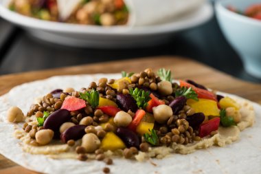 Mercimek, nohut biber ve börülce vegan tamamladı