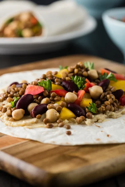 Mercimek, nohut biber ve börülce vegan tamamladı