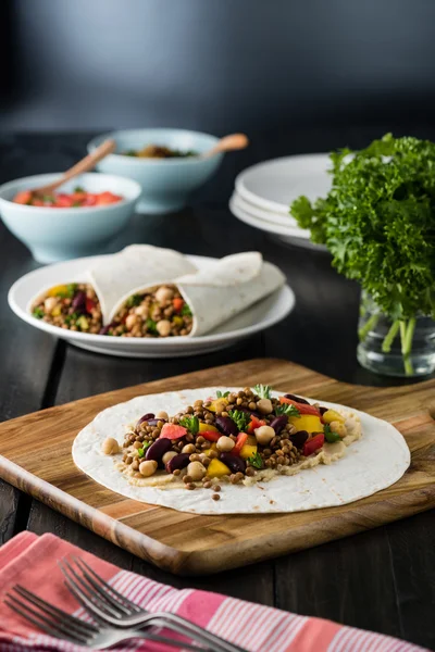 Mercimek, nohut biber ve börülce vegan tamamladı