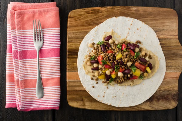 Mercimek, nohut biber ve börülce vegan tamamladı