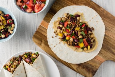 Mercimek, nohut biber ve börülce vegan tamamladı