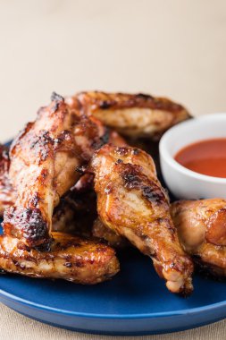 Baharat biber soslu tavuk kanadı sırlı