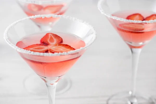 Färska hemgjorda strawberry margarita cocktails — Stockfoto