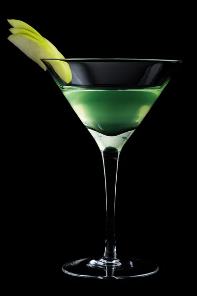 Cocktail Apple Martini su sfondo nero — Foto Stock