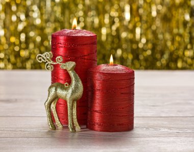 Kırmızı mumlar ve yağmur geyik 