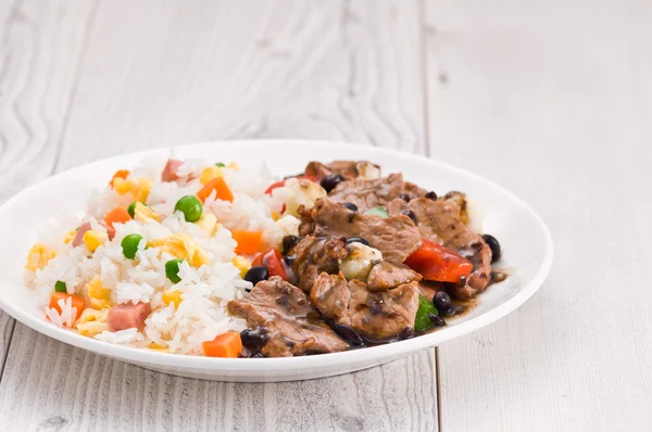 Vegetable beef fried rice — Stock Photo, Image