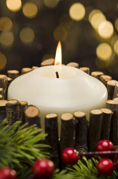 White candles in autumn winter decoration — Stock Photo, Image