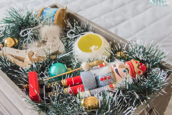 Kerst Achtergrond Bovenaanzicht Vele Kleurrijke Decoraties — Stockfoto