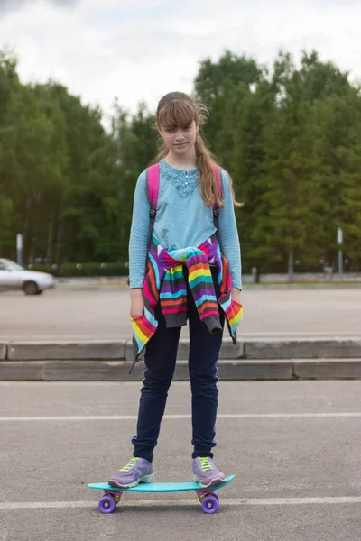 Beautiful Blonde Teenager Girl Trendy Stand Skateboard Selective Focus — Stock Photo, Image