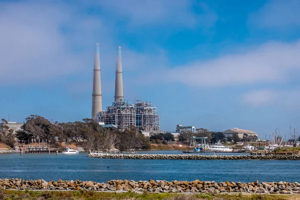 Usina Energia Pouso Musgo Com Céu Azul Nuvens Brancas — Fotografia de Stock