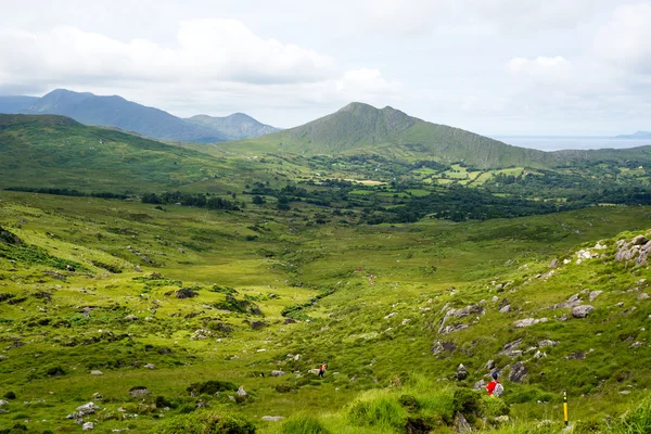 Hikers on the kerry way — Stock Photo, Image