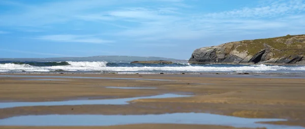 Vista panorámica de la playa de ballybunion y acantilado — Foto de Stock