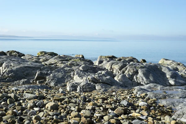 Día tranquilo sobre las rocas — Foto de Stock