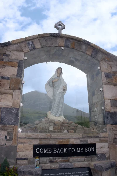 Glass holy shrine at croagh patrick — Stock Photo, Image