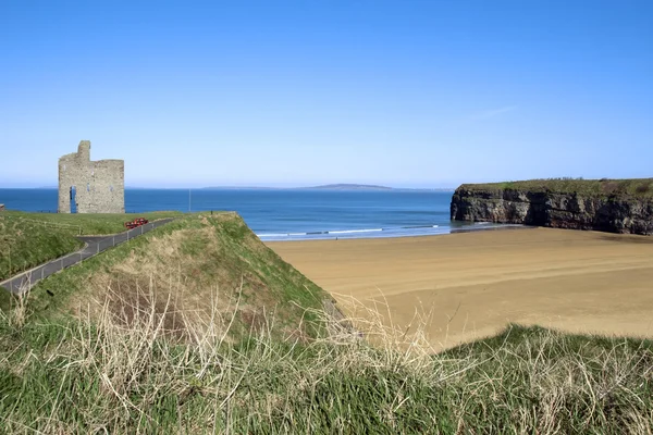 Camino y bancos a la playa Ballybunion —  Fotos de Stock