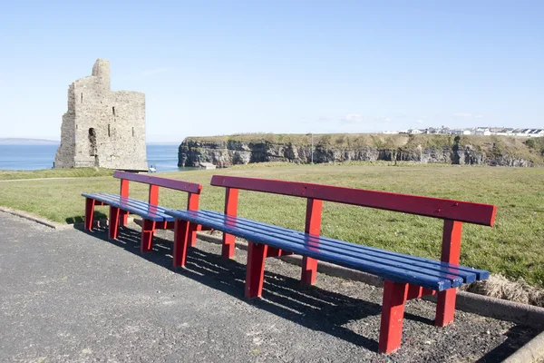 Ławki i ścieżkę do Ballybunion zamek — Zdjęcie stockowe