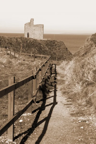 Sepia fenced path to Ballybunion beach — Stock Photo, Image