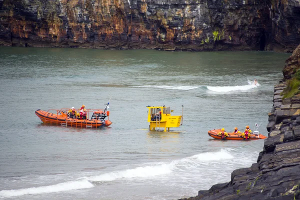 Ballybunion mar y servicio de rescate de acantilados en acantilados — Foto de Stock