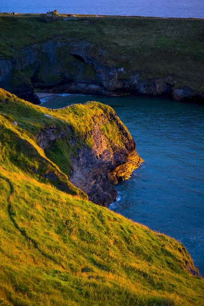 修道女ビーチの向こうの崖 — ストック写真