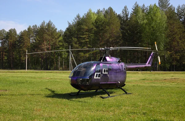 Flygplan - violett helikopter — Stockfoto