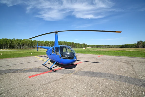 Aeromobile - Piccolo elicottero blu — Foto Stock