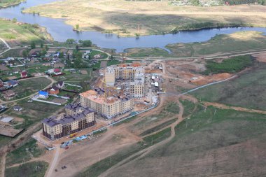 Havadan izleme - nehir kıyısında inşa