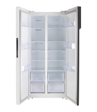 Öndeki beyaz kapılar yan yana beyaz kapılar beyaz arka planda buzdolabı dolabı. İzole edilmiş