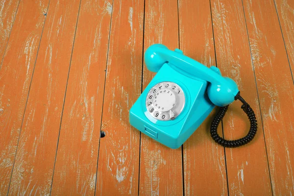 Teléfonos Vintage Teléfono Retro Azul Sobre Fondo Madera Naranja —  Fotos de Stock