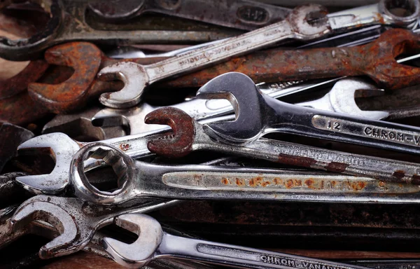 Des vieux outils. Clés à molette — Photo