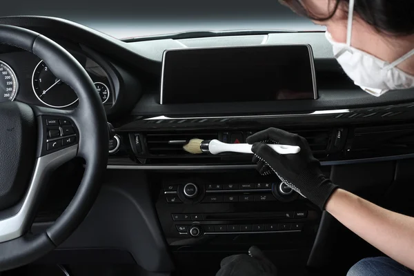 Araba Servisi. İç Temizleme fırçası 2 tarafından