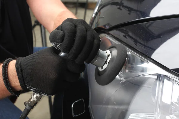 Araba Servisi. Optik arabanın parlatma