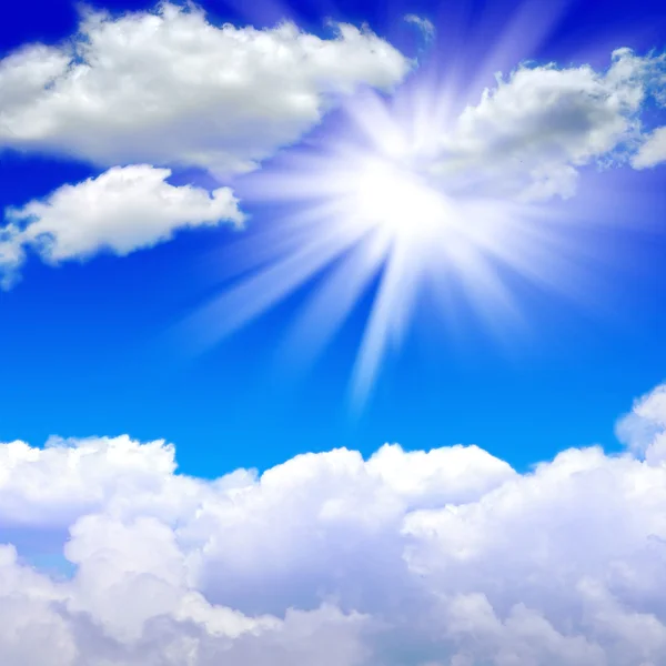 De zon op blauwe hemel — Stockfoto