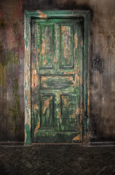 Closed old wooden door — Stock Photo, Image