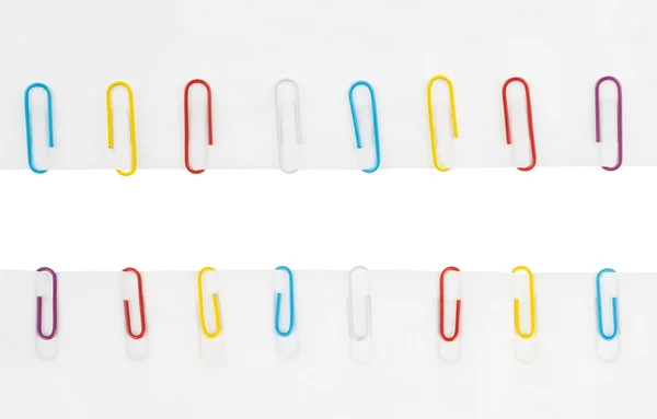 Collectie van gekleurde paperclips — Stockfoto