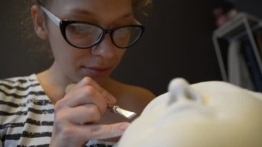 heykeltraş olun portresi güzel Venüs alçı içinde fark.