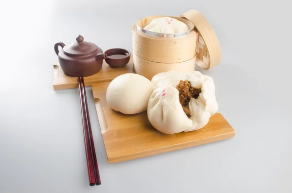 Pao eller ångkokt Bbq fläsk asiatiska bullar redo att äta. — Stockfoto