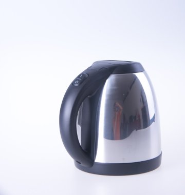 Düdük su ısıtıcısı. Düdük bir arka plan üzerinde su ısıtıcısı.