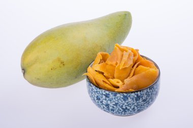 Mango kuru kase veya kurutulmuş mango dilimleri.